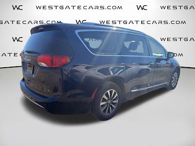 Used 2020 Chrysler Pacifica - photo 1