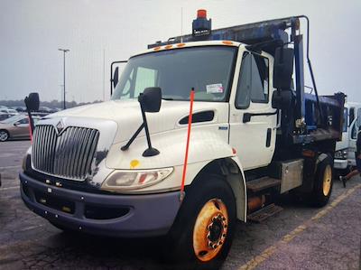 Used 2009 International DuraStar 4300 - photo 1