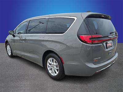 2023 Chrysler Pacifica FWD Minivan for sale #58095X - photo 2