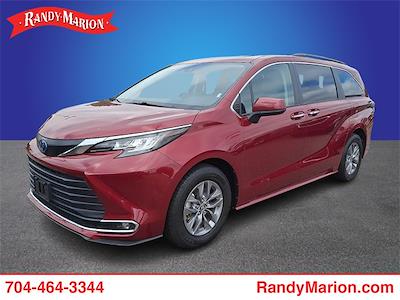 Used 2023 Toyota Sienna XLE Minivan for sale #58173X - photo 1