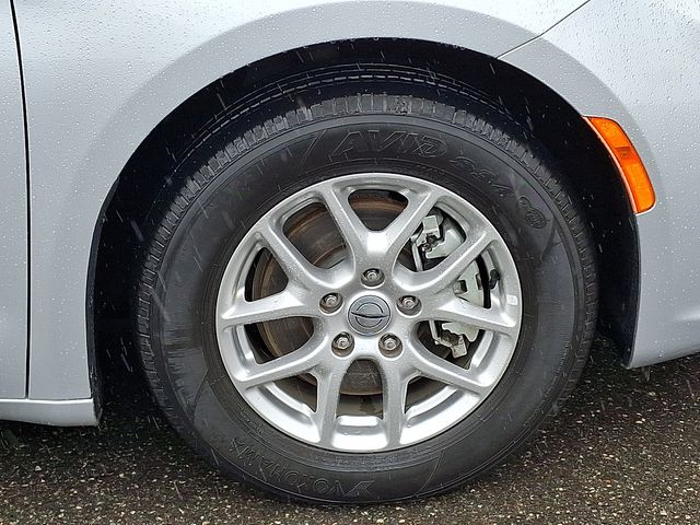 Used 2024 Chrysler Pacifica - photo 31