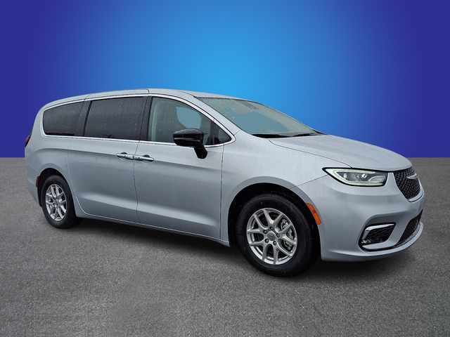 Used 2024 Chrysler Pacifica - photo 5