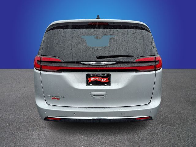 Used 2024 Chrysler Pacifica - photo 8