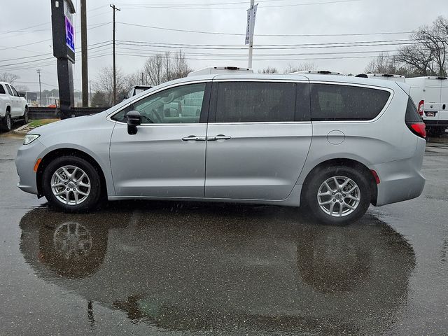 Used 2024 Chrysler Pacifica - photo 10