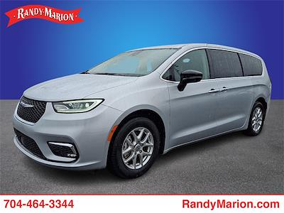 Used 2024 Chrysler Pacifica - photo 1