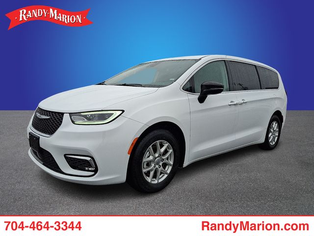 Used 2024 Chrysler Pacifica - photo 1