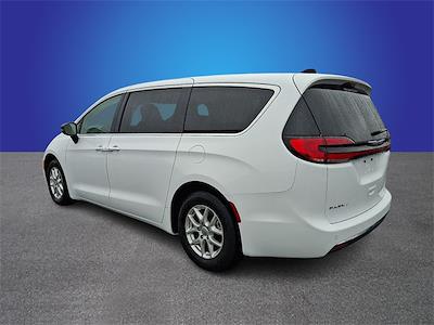 Used 2024 Chrysler Pacifica - photo 1