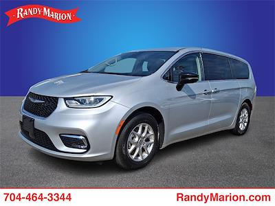 Used 2024 Chrysler Pacifica - photo 1