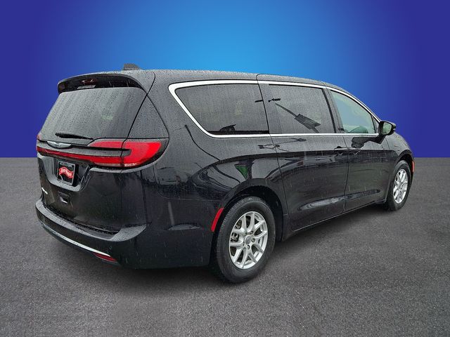 Used 2024 Chrysler Pacifica - photo 7
