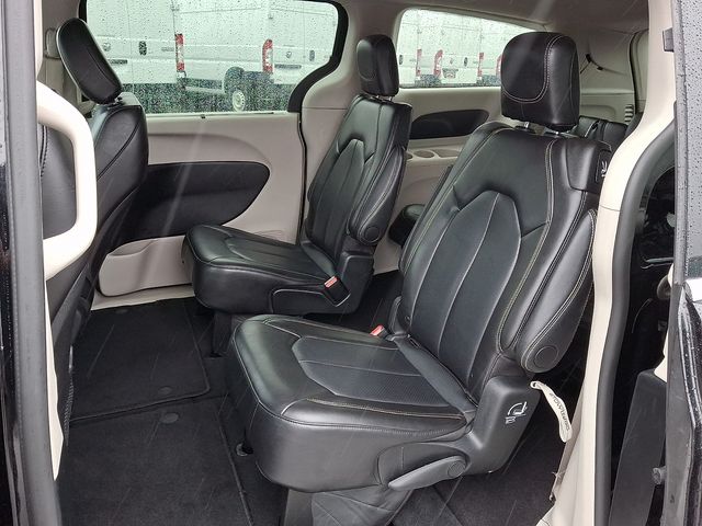 Used 2024 Chrysler Pacifica - photo 10