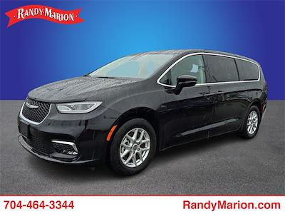 Used 2024 Chrysler Pacifica - photo 1