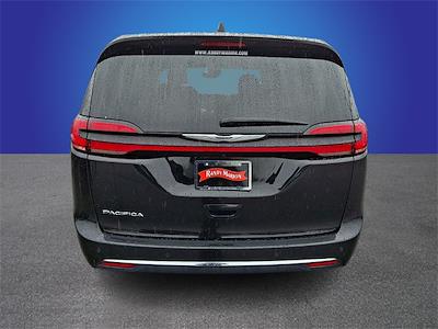 Used 2024 Chrysler Pacifica - photo 1