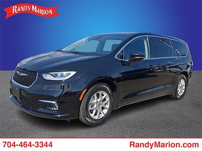 Used 2024 Chrysler Pacifica - photo 1