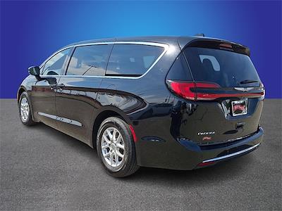 Used 2024 Chrysler Pacifica - photo 1