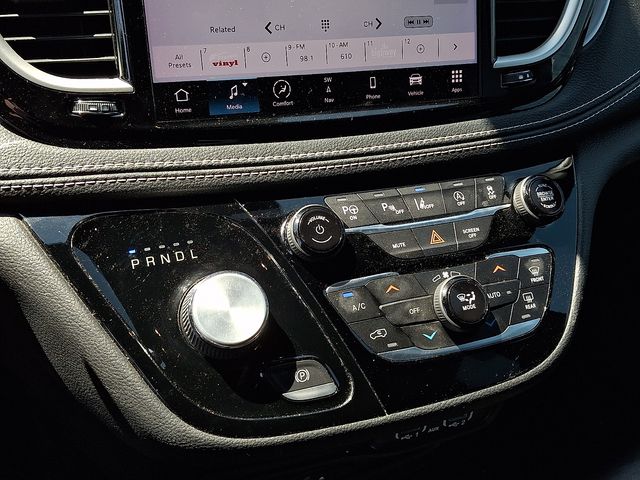 Used 2022 Chrysler Pacifica - photo 15