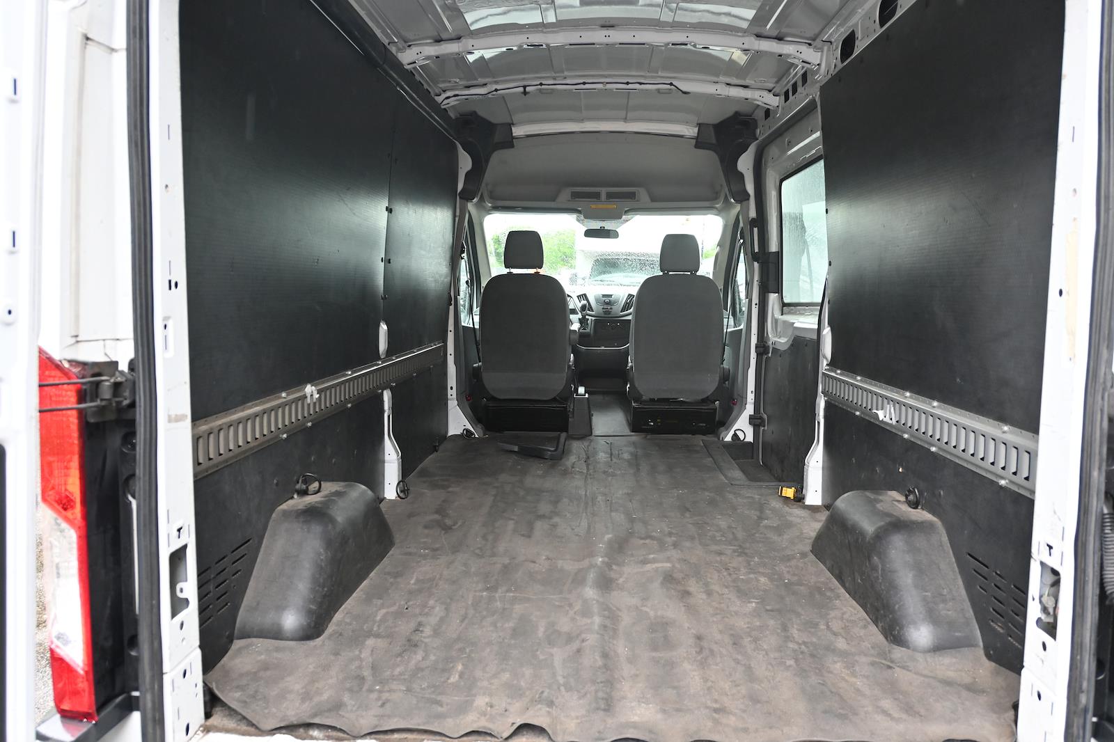 Used 2015 Ford Transit 150 - photo 8