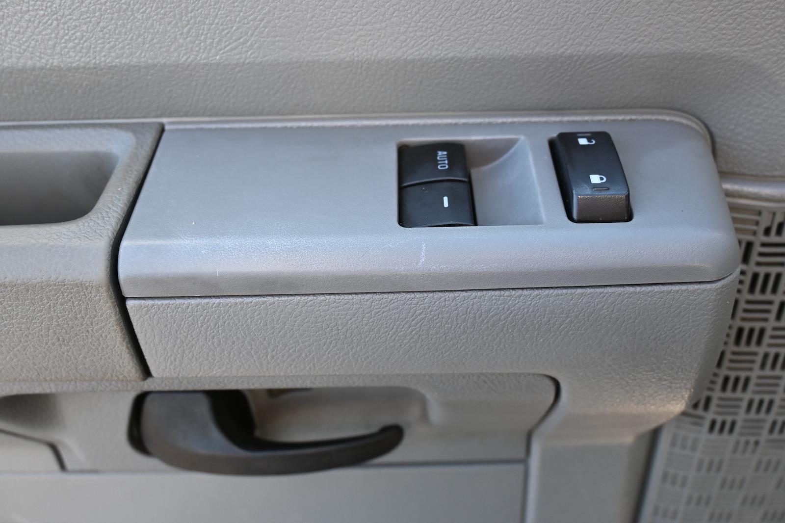Used 2016 Ford E-350 - photo 9