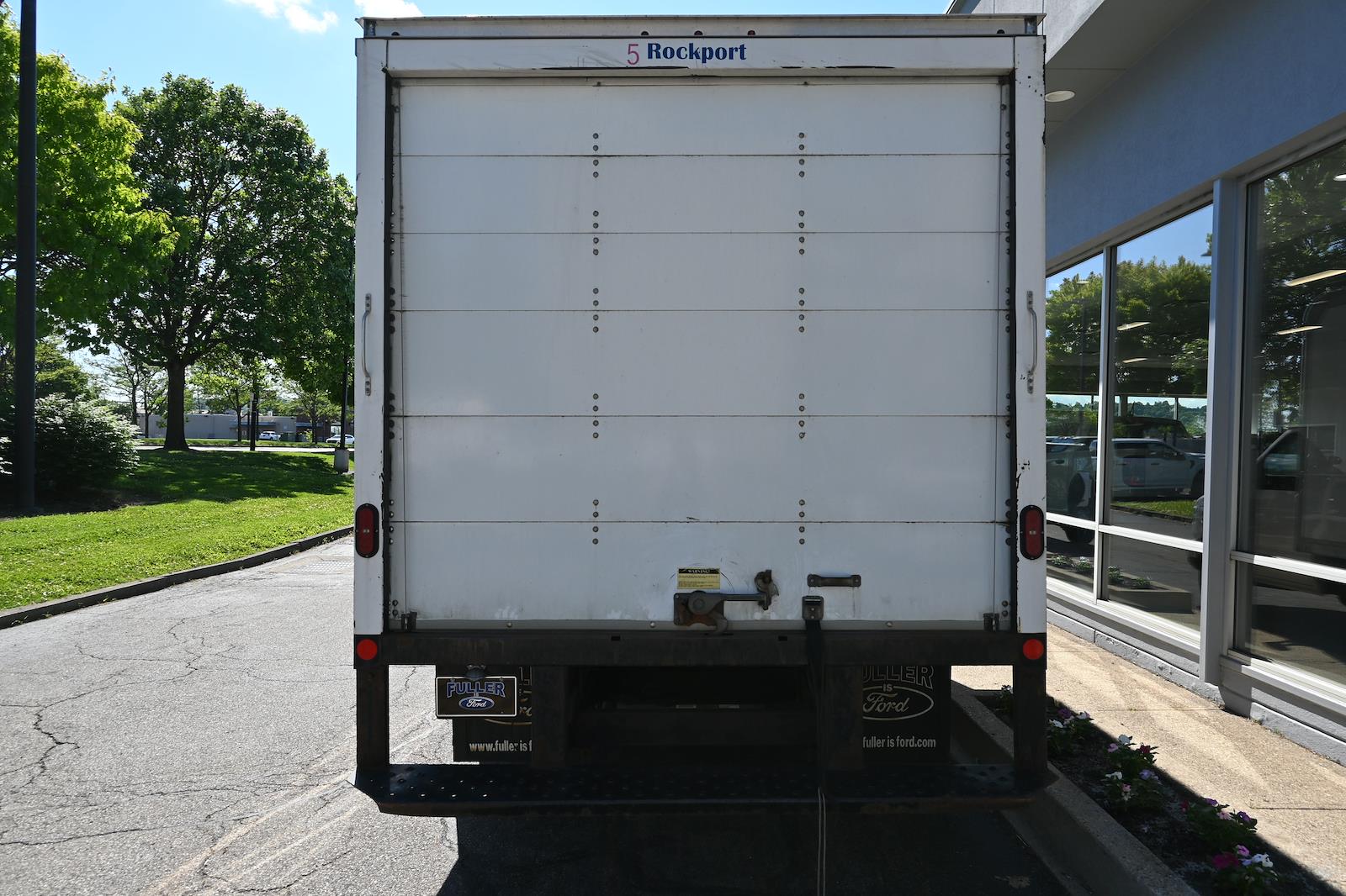 Used 2018 Ford E-450 - photo 2