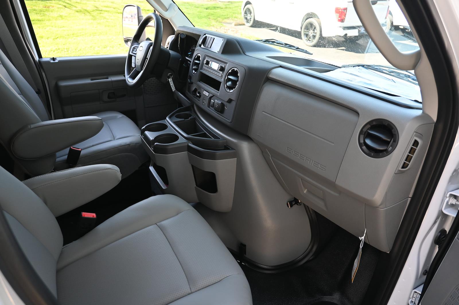 New 2026 Ford E-350 - photo 29