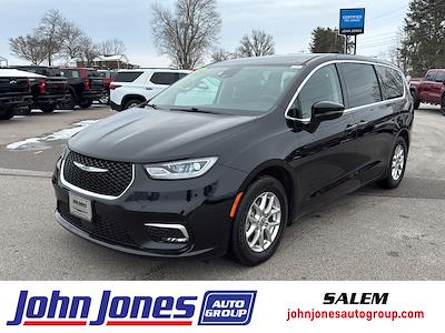 Used 2024 Chrysler Pacifica - photo 1