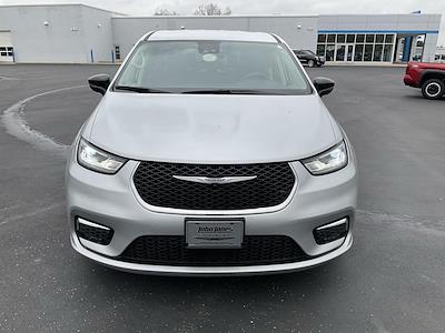 Used 2024 Chrysler Pacifica Touring L Minivan for sale #C101149 - photo 2