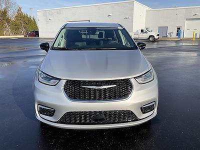 Used 2024 Chrysler Pacifica - photo 1