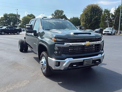 New 2026 Chevrolet Silverado 3500 LT Crew Cab 4x4 Cab Chassis for sale #C4099T - photo 2