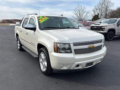 Used 2009 Chevrolet Avalanche - photo 1