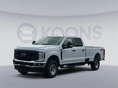 New 2026 Ford F-350 XL Crew Cab 4WD SRW Pickup for sale #KWF260412 - photo 1