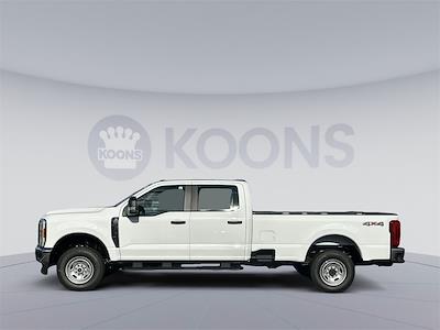 New 2026 Ford F-350 XL Crew Cab 4WD SRW Pickup for sale #KWF260724 - photo 2