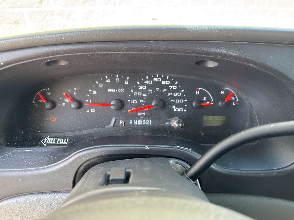 Used 2006 Ford E-350 - photo 14