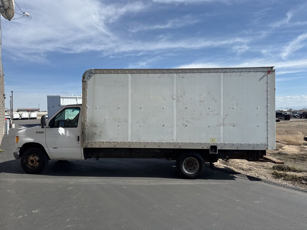 Used 2006 Ford E-350 - photo 8