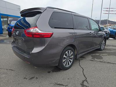 Used 2020 Toyota Sienna XLE Minivan for sale #14039532 - photo 2