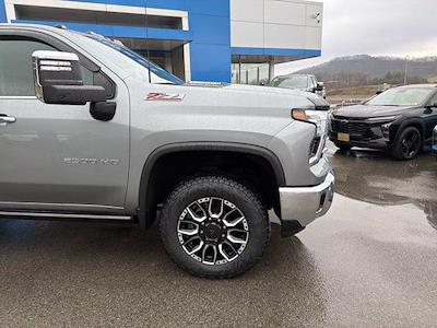 Used 2024 Chevrolet Silverado 2500 LTZ Crew Cab for sale #14039654 - photo 2