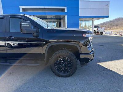 Used 2025 Chevrolet Silverado 2500 - photo 1