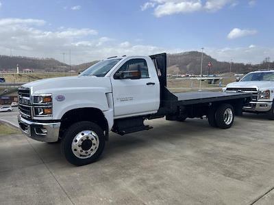 New 2024 Chevrolet Silverado 5500 Work Truck Regular Cab 4WD Flatbed Truck for sale #50036925 - photo 1