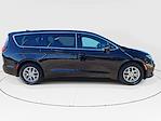 Used 2025 Chrysler Pacifica Select Minivan for sale #PD898 - photo 2