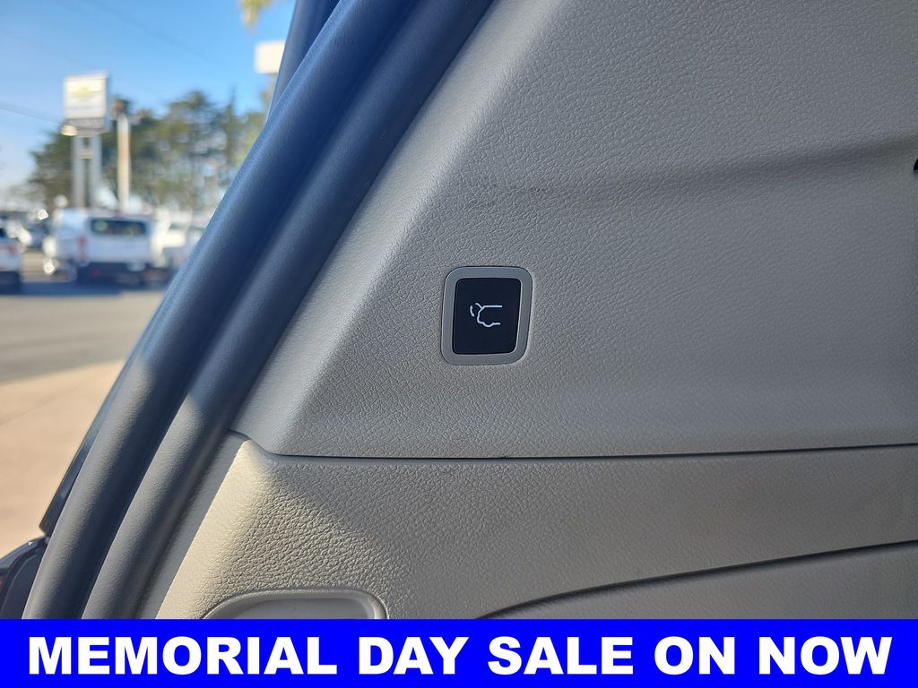 Used 2024 Chrysler Pacifica - photo 16
