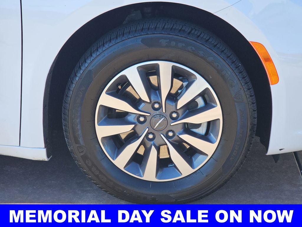 Used 2024 Chrysler Pacifica - photo 43