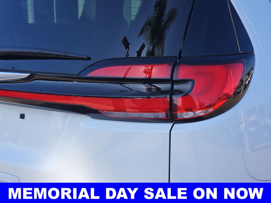 Used 2024 Chrysler Pacifica - photo 44