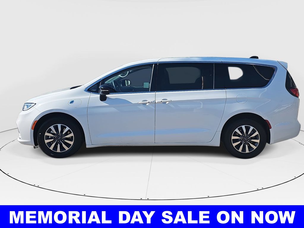 Used 2024 Chrysler Pacifica - photo 8