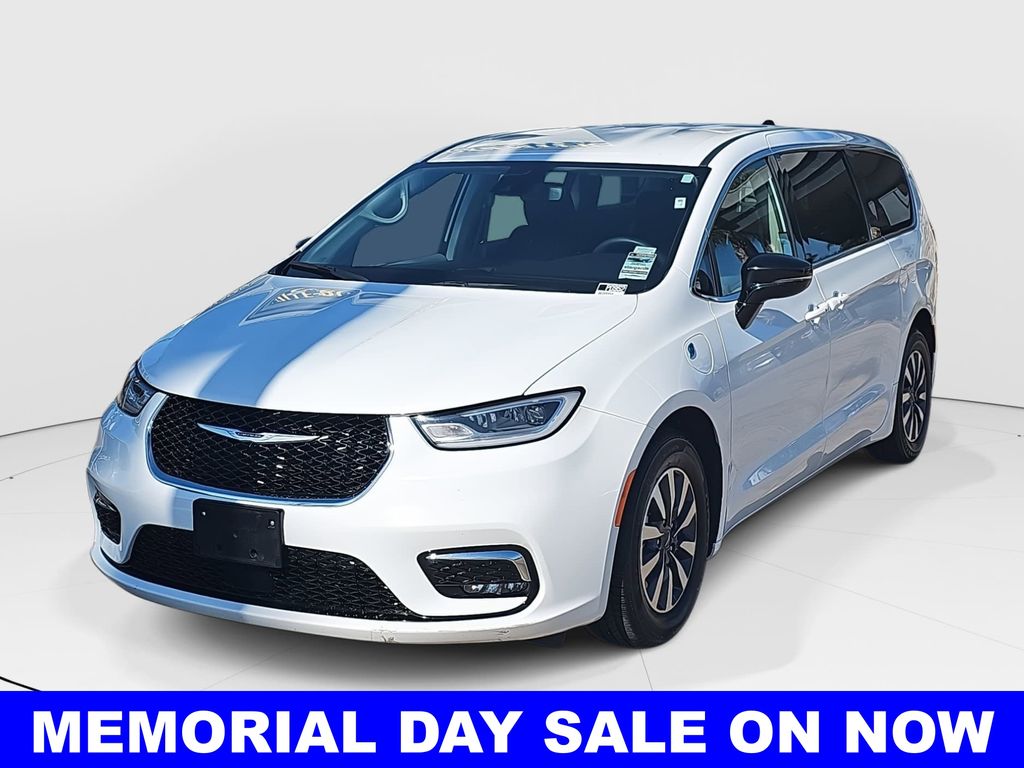 Used 2024 Chrysler Pacifica - photo 9