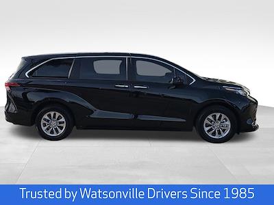 Used 2022 Toyota Sienna - photo 1