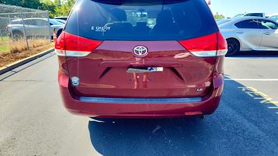 Used 2014 Toyota Sienna Minivan for sale #18893 - photo 2
