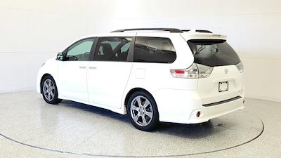 Used 2019 Toyota Sienna SE Minivan for sale #18971 - photo 2