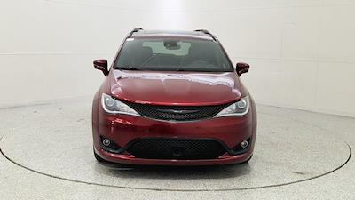 Used 2019 Chrysler Pacifica Limited Minivan for sale #19147 - photo 2