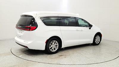 2025 Chrysler Pacifica FWD Minivan for sale #19220 - photo 2