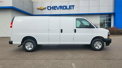 Used 2021 Chevrolet Express 2500 - photo 1