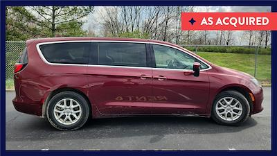Used 2017 Chrysler Pacifica - photo 1