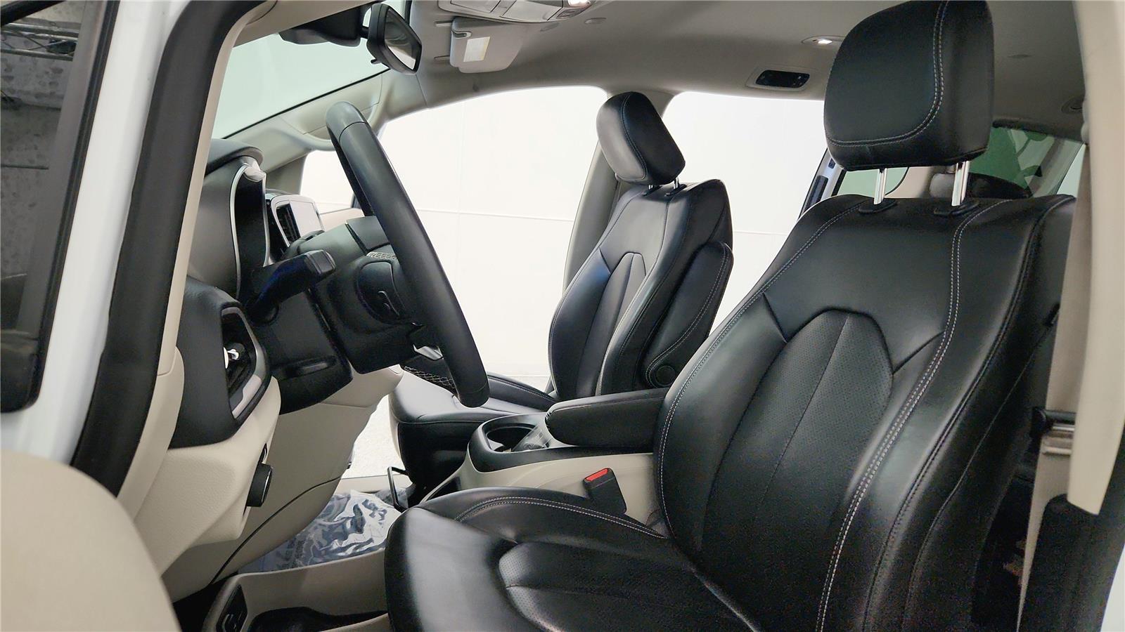 Used 2023 Chrysler Pacifica - photo 29